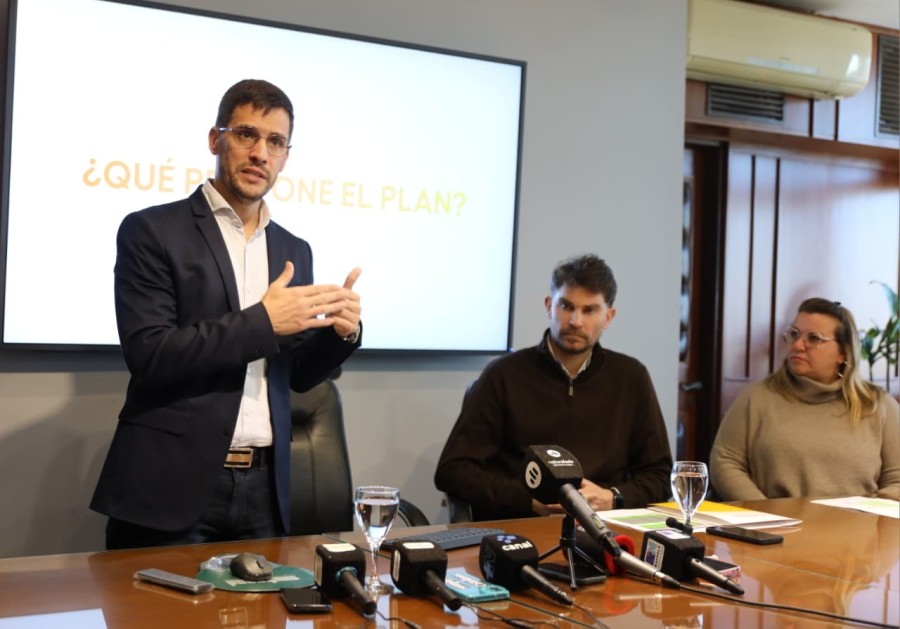 Viotti presentó el Plan de Pavimentación.