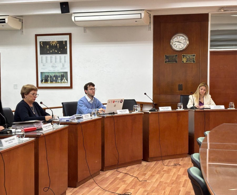 El bloque de concejales oficialistas ahora se muestra más compacto y sale a cruzar cada crítica de la oposición.