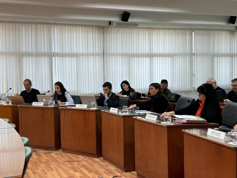 El bloque de concejales de la oposici&oacute;n protagoniz&oacute; varios cruces con la oficialista Alejandra Sagardoy. (FOTO PRENSA CONCEJO)