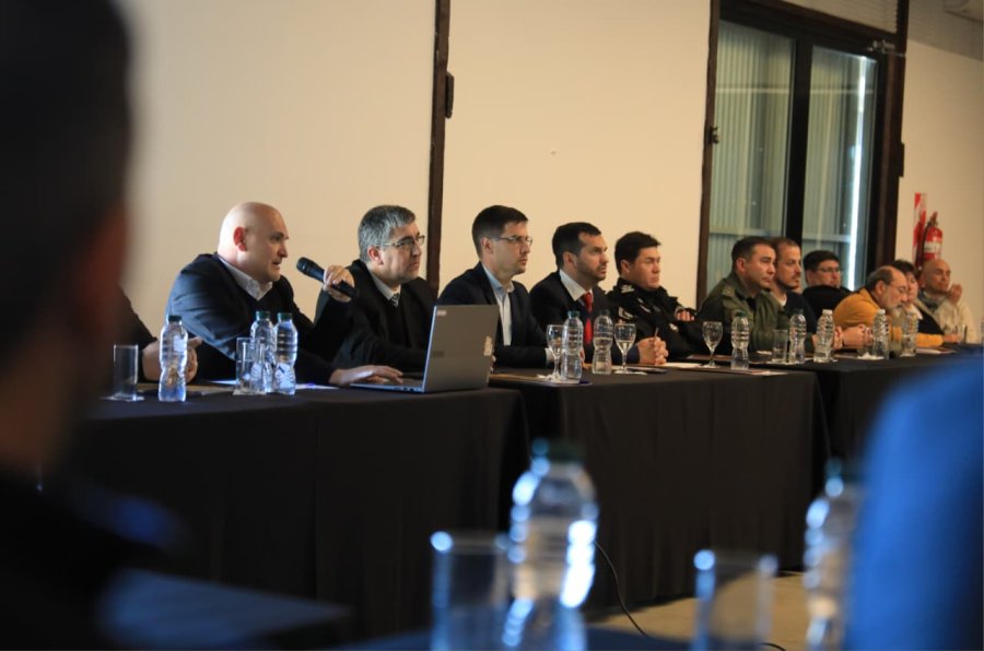 El fiscal Regional, Carlos Vottero, junto al intendente, Leonardo Viotti. (FOTO PRENSA MUNICIPAL)