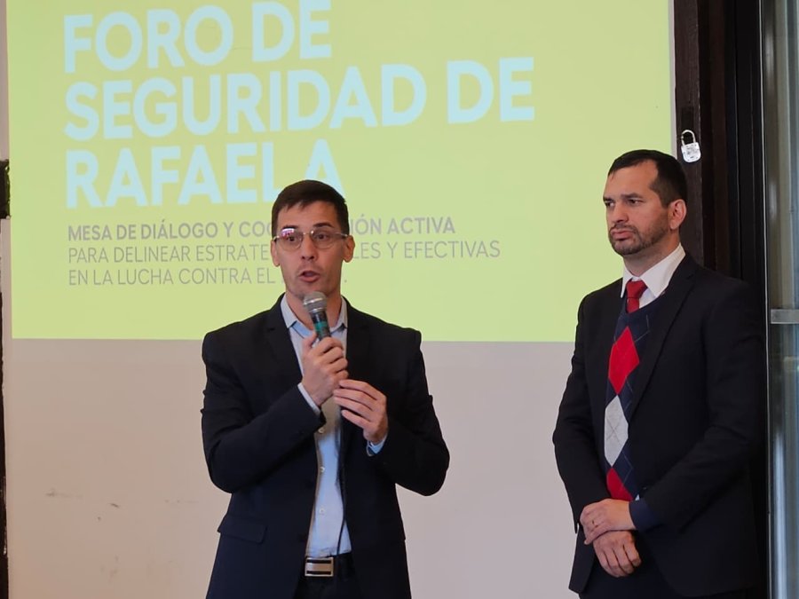 El intendente Leonardo Viotti y el secretario de Prevenci&oacute;n en Seguridad, Juan Mart&iacute;nez Saliba. (FOTO D. CAMUSSO)