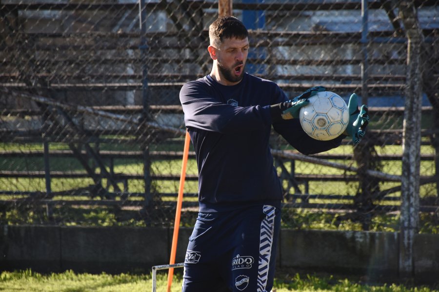 El arquero Matías Astrada y la BH buscarán mantener el arco en cero.