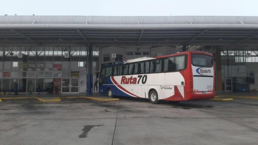 BOLETOS MAS CAROS. La Provincia autorizó desde este viernes un aumento del 28% en las tarifas del colectivo interurbano.