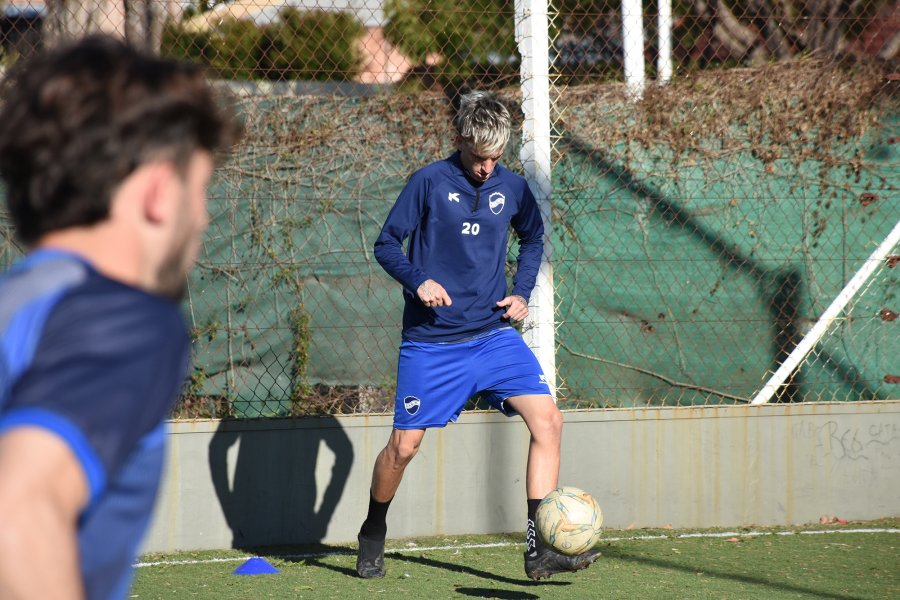 VOLANTE. Juan Bessone aporta equilibrio.