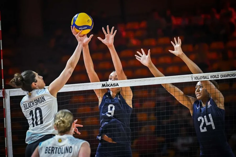 NO PUDO SER. Las chicas argentinas tuvieron su primera caída en el torneo.