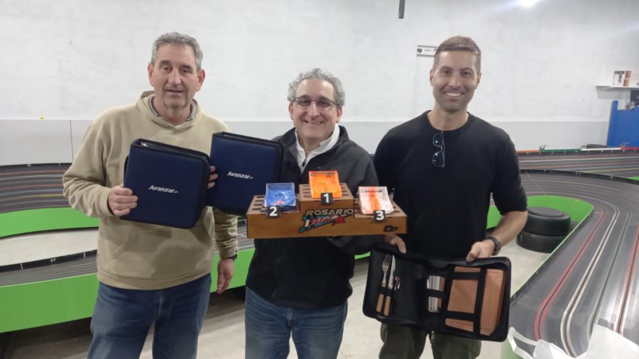 PODIO. Horacio Savino (2º), Pablo Zenón (1º), Fernando Lo Menzo (3º).