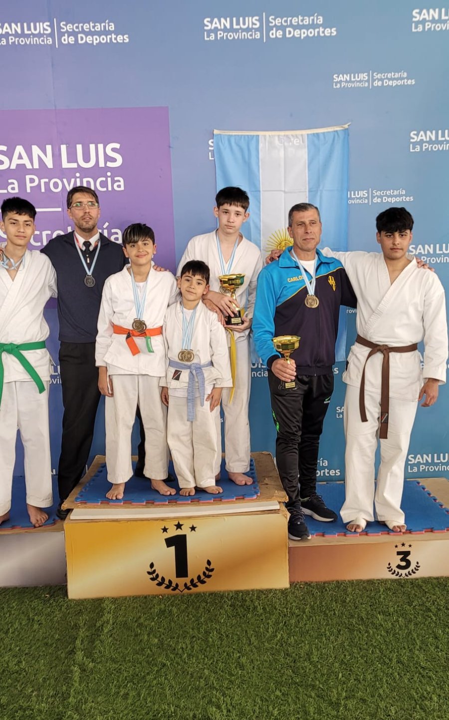 EN SAN LUIS. La delegación de la entidad rafaelina.