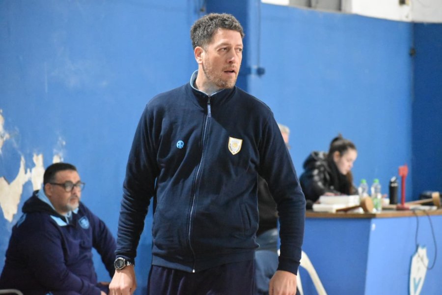 CLAUDIO REQUEJO. Entrenador de la Crema.