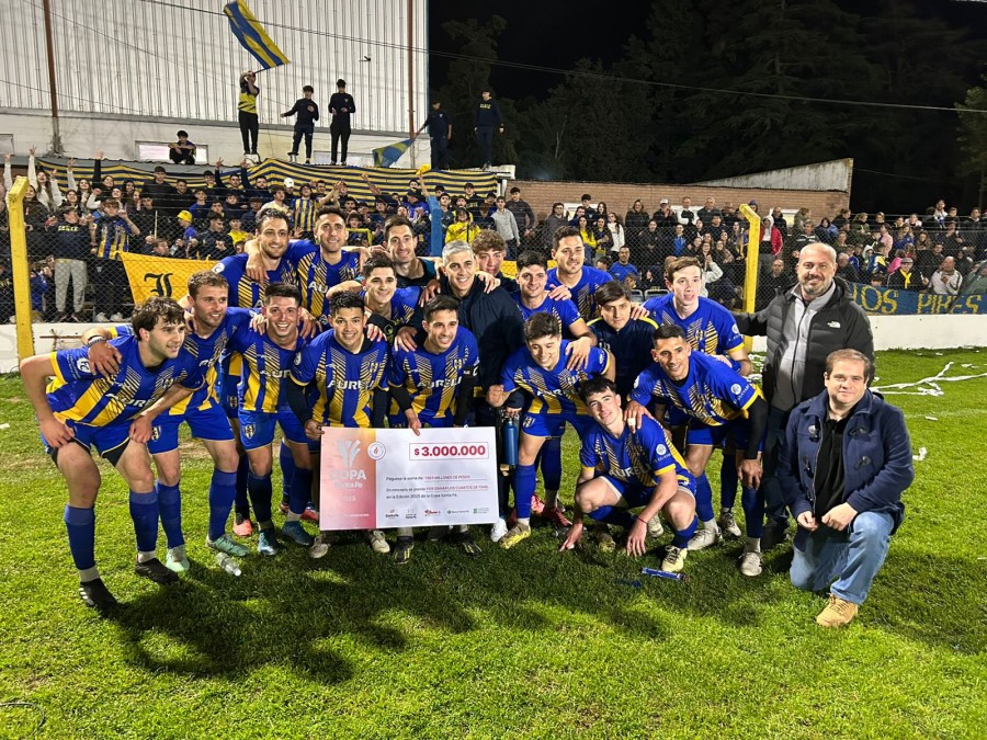 RIVAL. El equipo de Centenario de San José de la Esquina.