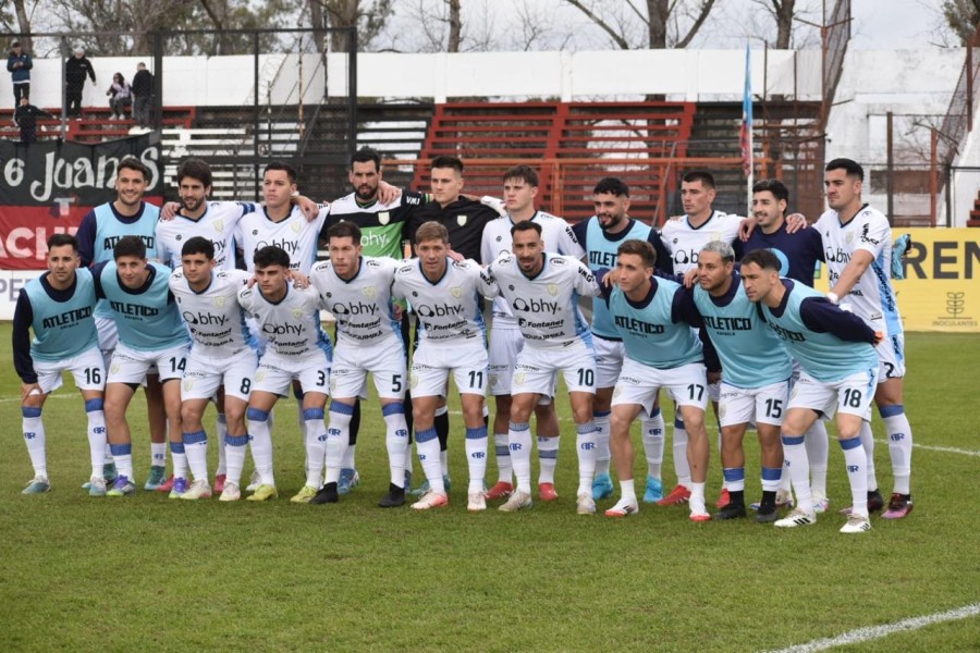 LA DEFINICIÓN. / Atlético de Rafaela, líder, encara la parte final con la ilusión de seguir en carrera en post de tener un rápido regreso a la Primera Nacional.