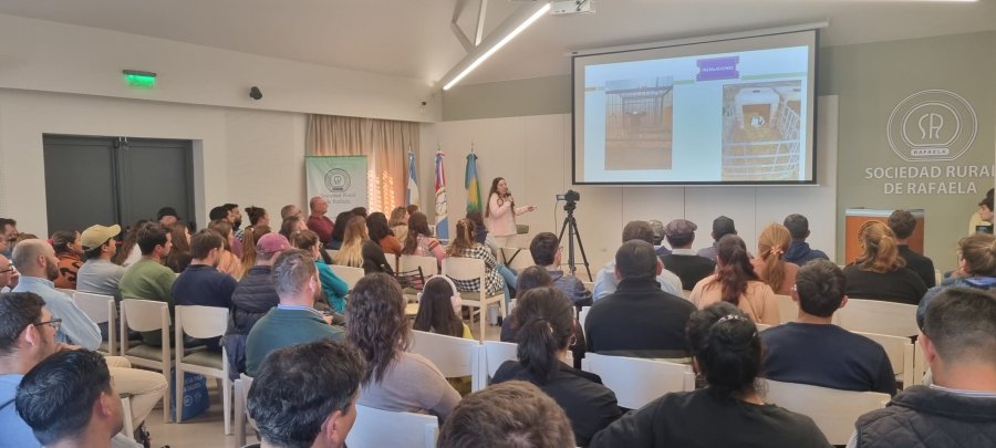CONVOCATORIA. El evento se realizó a sala llena mostrando el gran interés de los productores.