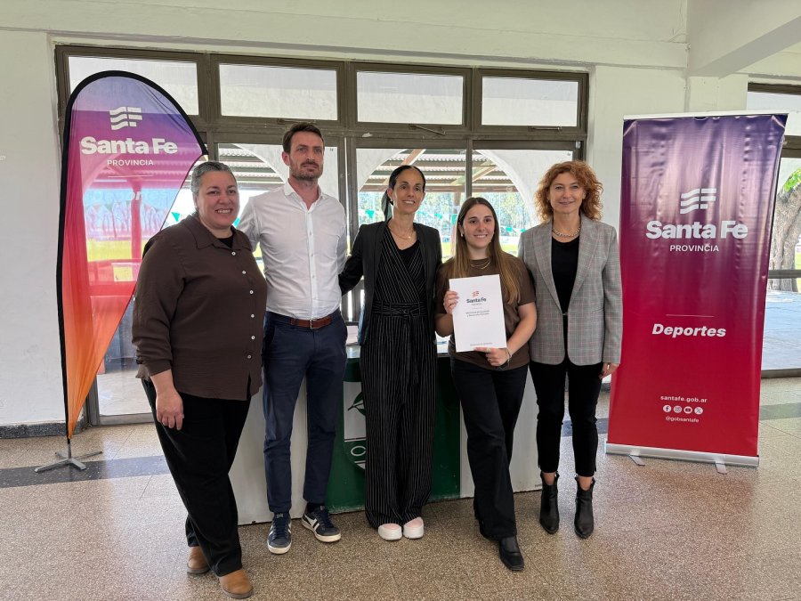 Quienes partciparon del acto de entrega.