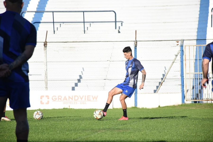 CHANCE DE TITULAR. Gabriel Jara estará en la delantera.