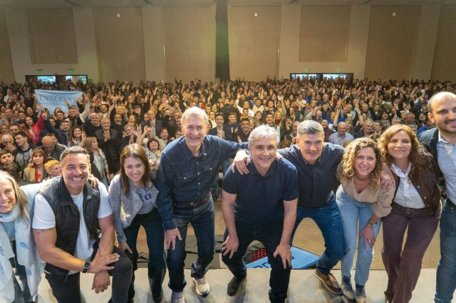 Juan Schiaretti y Martín Llaryora.