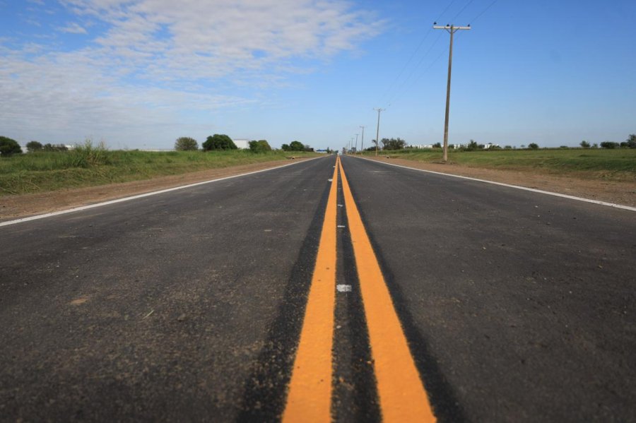 PASO CLAVE. Se abrió el llamado a licitación pública para la adquisición de columnas de alumbrado público destinadas a la obra de iluminación del Camino Público N°6.