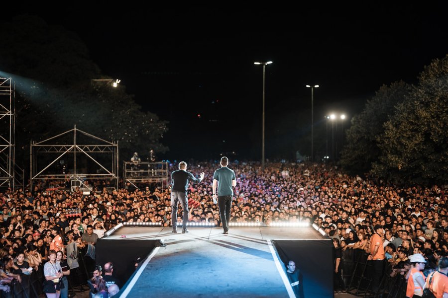UN EVENTO PARA TODA LA FAMILIA. Es organizado por la Asociación Evangelística Luis Palau junto a la iglesia local para llevar un mensaje de esperanza a través de "Buena Música y Buenas noticias".