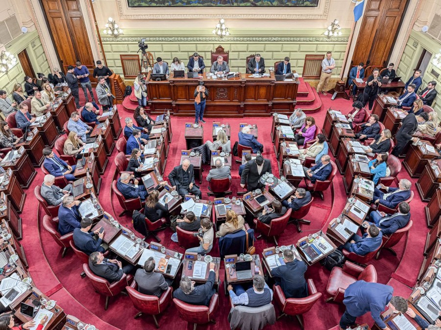Cabe destacar que se aprobó la moción para que el viernes 12 de septiembre.