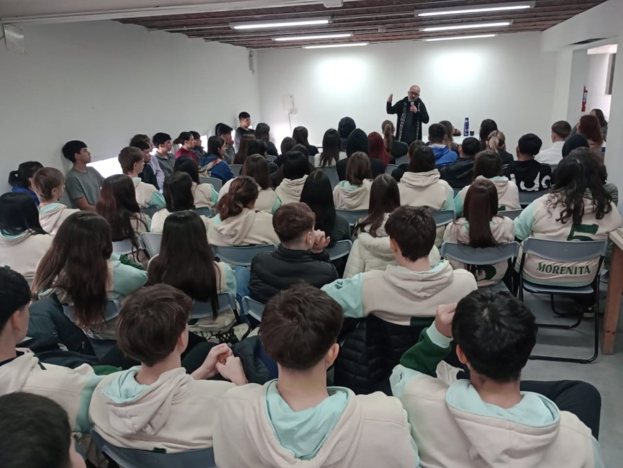 CHARLA. Más de 120 personas participaron.