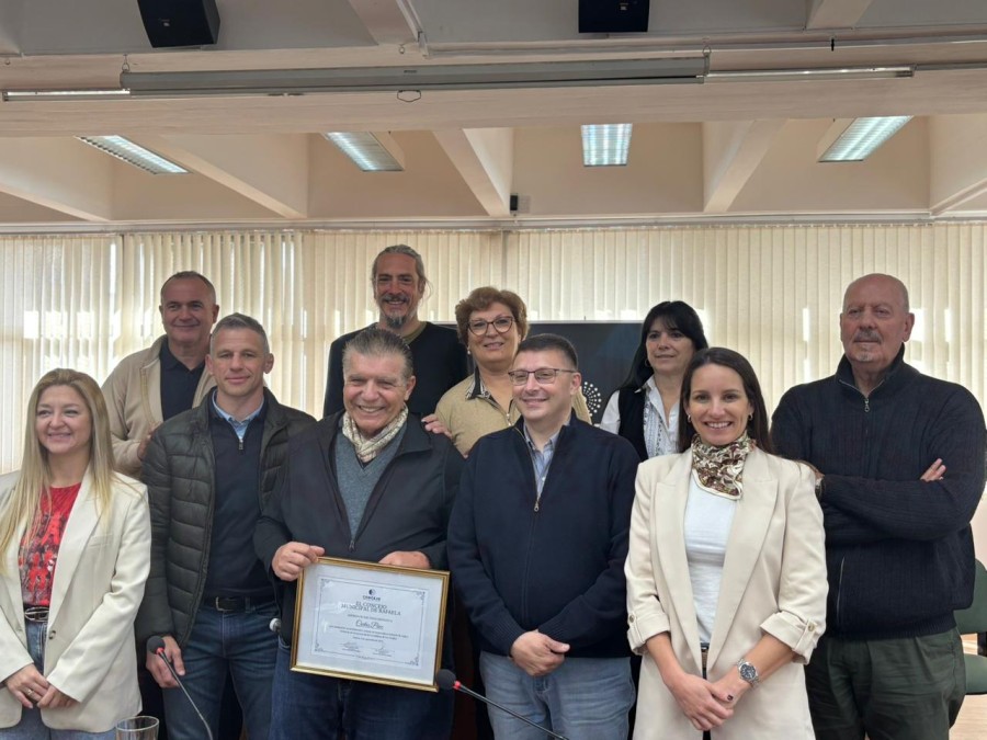 El Concejo Municipal recibió a Carlos Páez, una visita de renombre internacional.