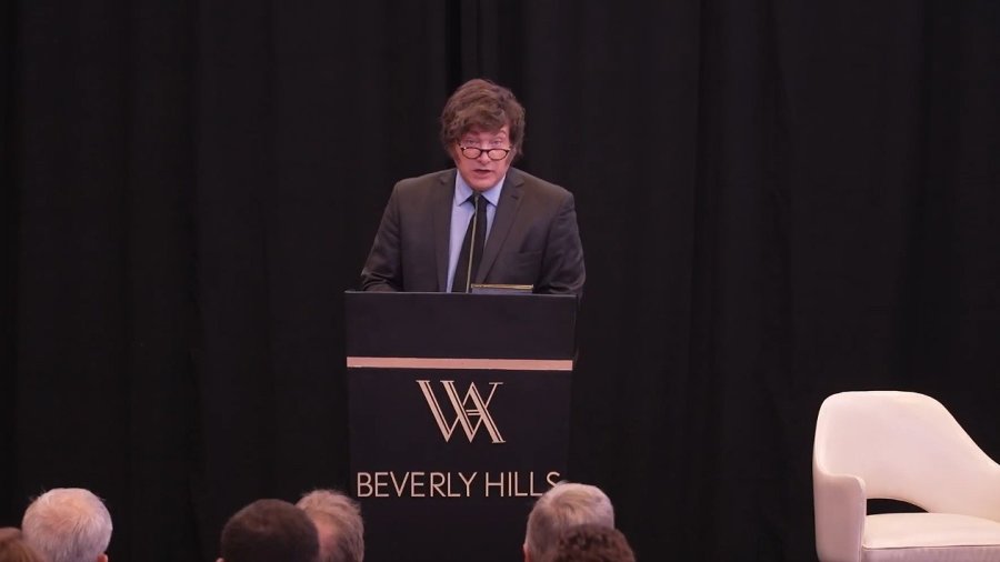 VIAJE RELAMPAGO. El presidente disertó en Los Ángeles ante numerosos empresarios e inversionistas.