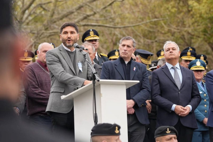 ACTO. El gobernador santafesino reivindicó la figura del juicio por jurados para los casos en los que se juzgue a policías, y subrayó la inversión en equipamiento.