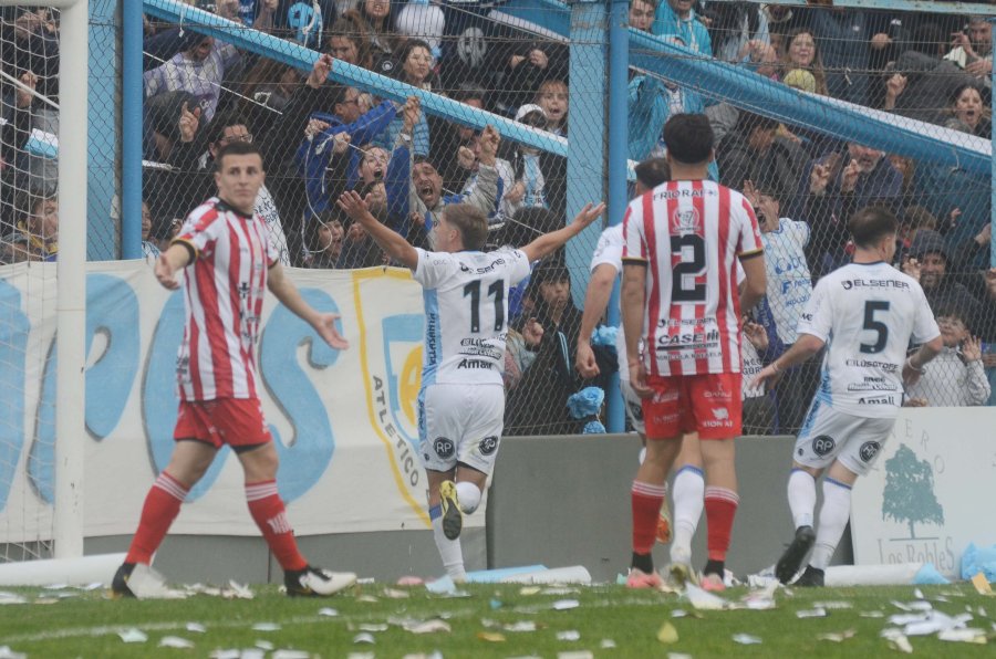 ATLÉTICO DE RAFAELA SE QUEDÓ CON EL CLÁSICO ANTE 9 DE JULIO