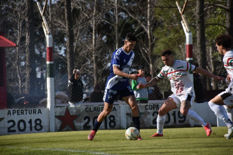 GABRIEL JARA. Uno de los jugadores que llegó en el último mercado de pases, ante Las Parejas.