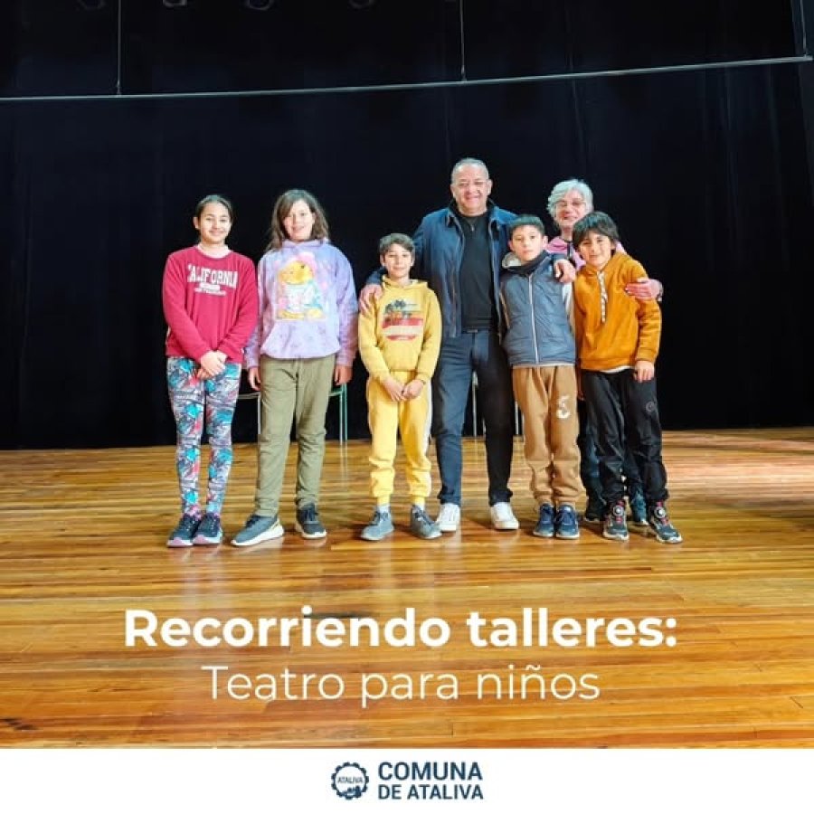 Los talleristas junto al titular comunal y la coordinadora.