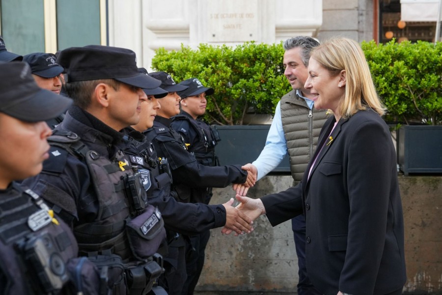 El acto se realizó en la plazoleta Fragata Sarmiento.