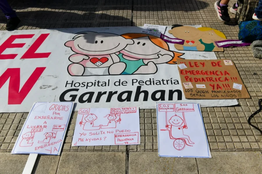 Los trabajadores del Garrahan se anticipan al posible veto a la Ley de Emergencia Pediátrica.