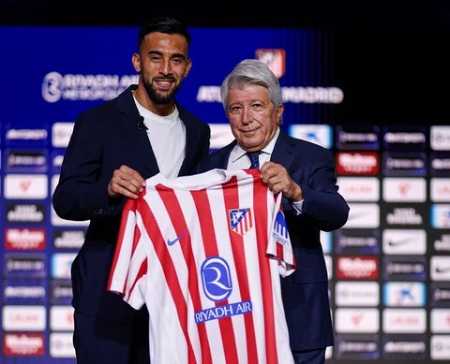 El delantero argentino fue presentado en el Atlético de Madrid.