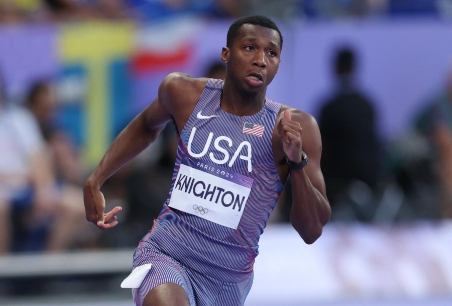 Erriyon Knightonm, especialista en la prueba de 200 metros, no podrá representar a Estados Unidos.