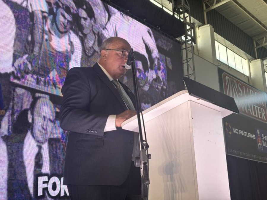 JAVIER MARTIN. Javier Martín, el presidente de FISFE, durante su discurso en el día de la Industria en Las Parejas.