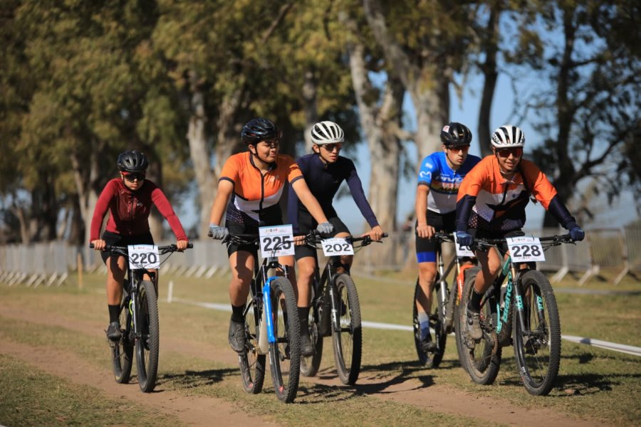 PRUEBA DE CONTRARRELOJ INDIVIDUAL. Tucumanos y bonaerenses se destacaron en lo más alto del podio en el primer día de competencia de los JADAR 2025 en Rafaela.