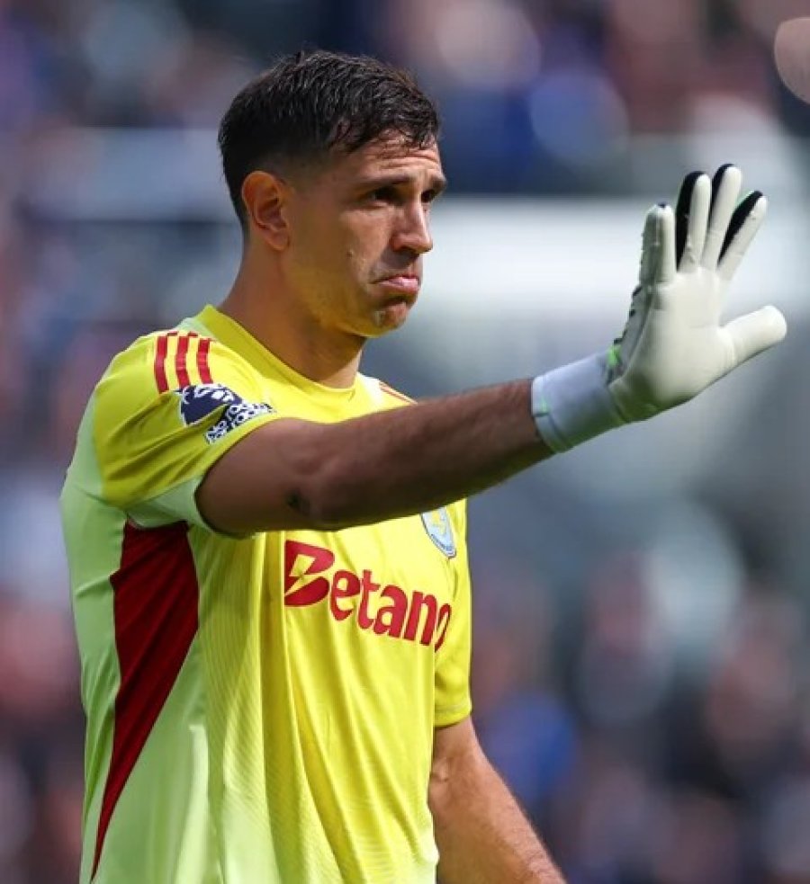 Emiliano Martínez volvió a ser titular en el Aston Villa.