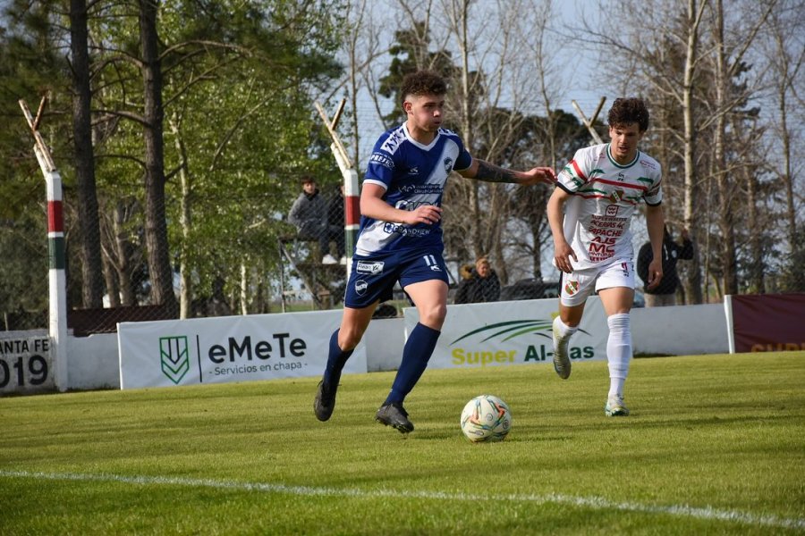 DE LO MAS RESCATABLE. Giacone fue el goleador benhurense.
