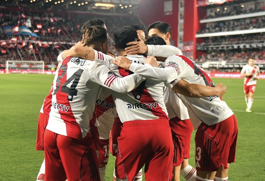 River festejó en La Plata al ganarle a Estudiantes