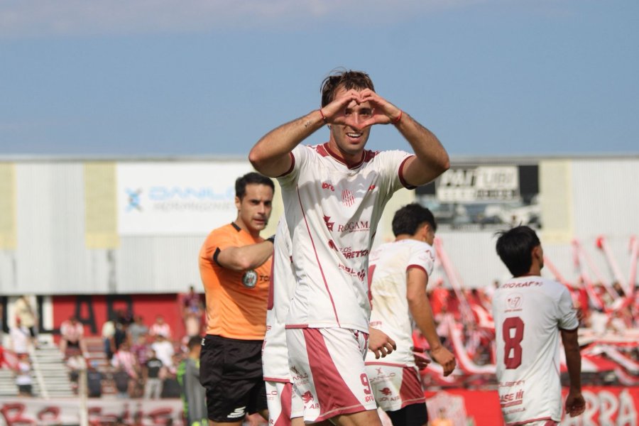 GOLEADOR. Enzo Abondetto metió un doblete.