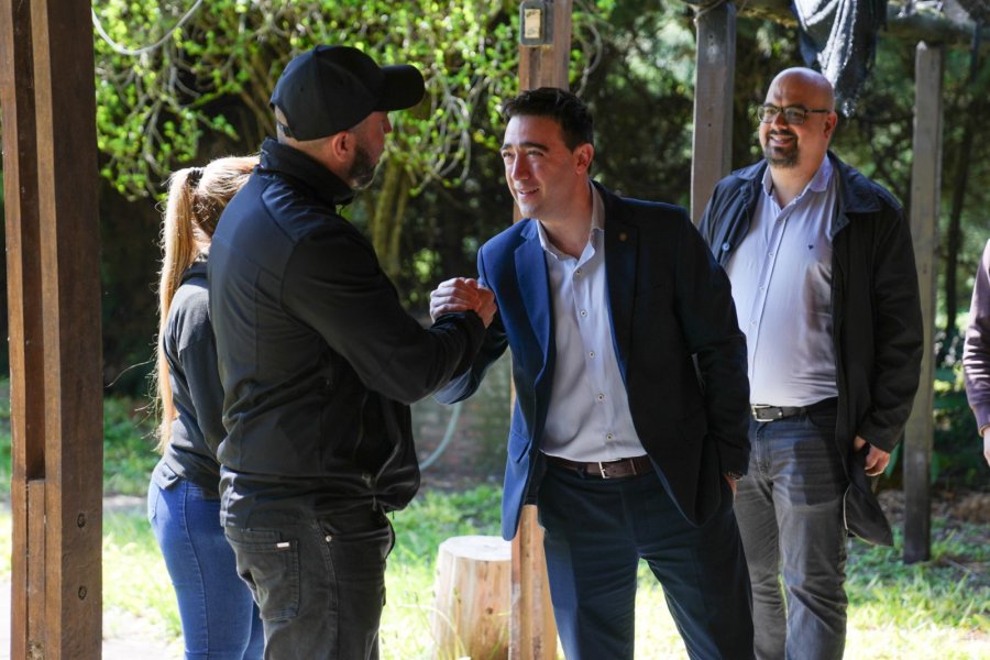 Lotes y casas ubicados en las localidades de Funes y Roldán incautados al delito.