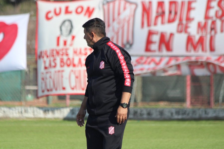 CONFORME. El DT valoró el rendimiento ante Douglas.