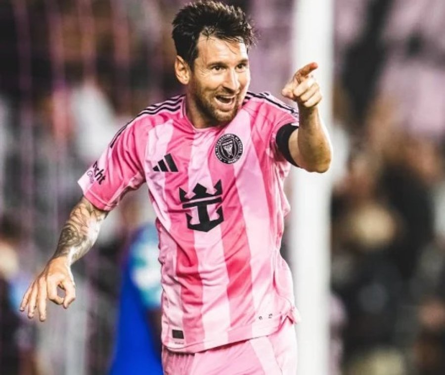 Lionel Messi festeja su gol, el segundo del Inter Miami.