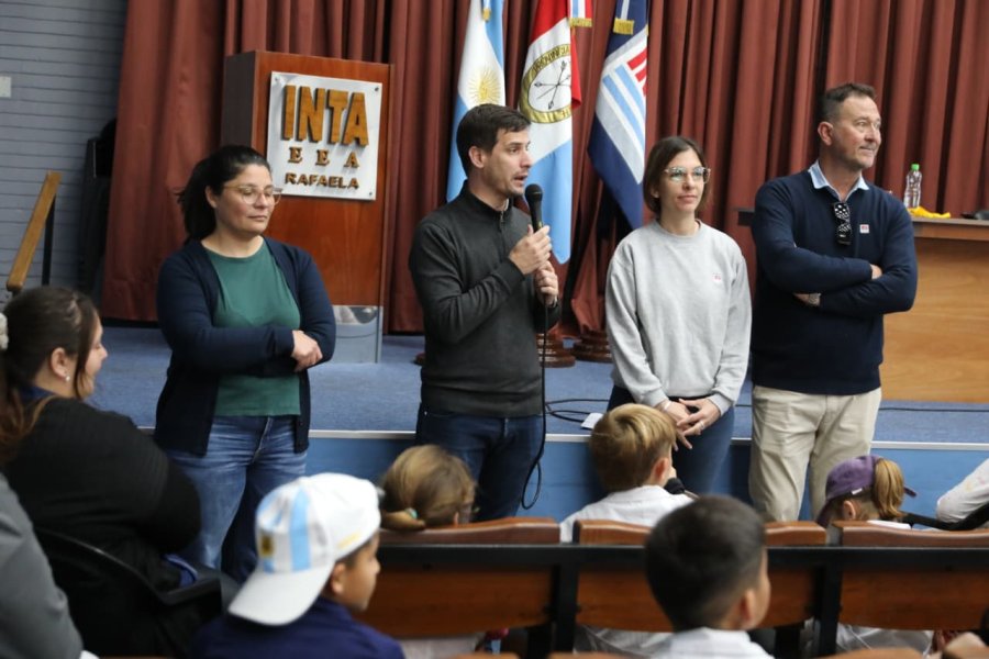 EN EL INTA. El intendente Leonardo Viotti acompañó la apertura y destacó el valor del trabajo conjunto.