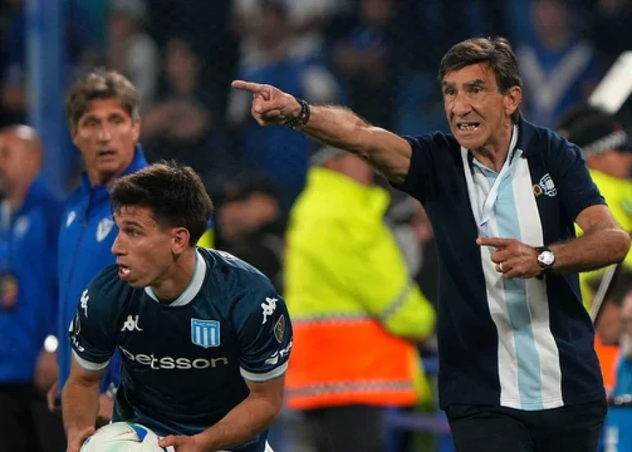 COSTAS. El DT de la Academia pondrá un equipo alternativo.