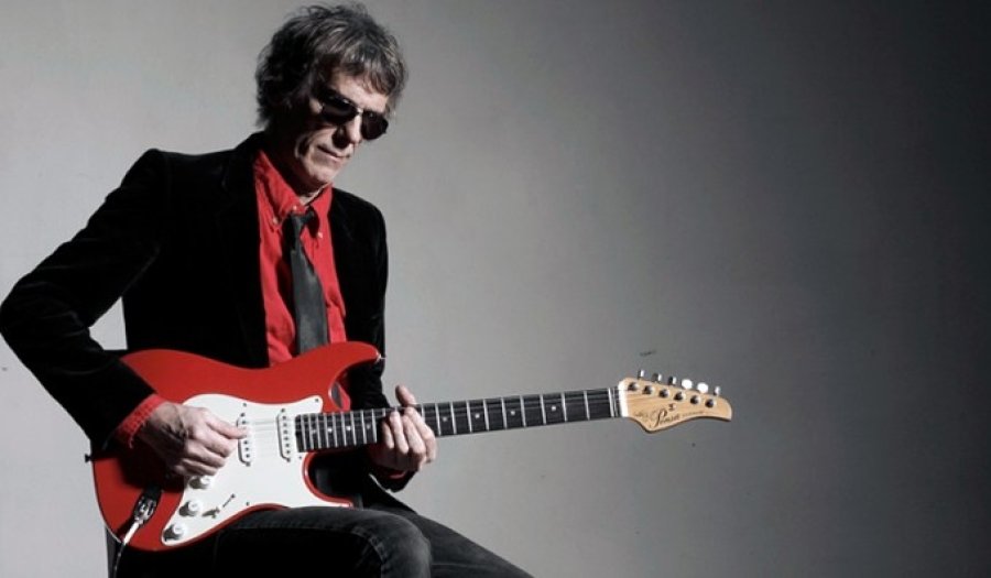 Luis Alberto Spinetta, talentoso músico argentino.