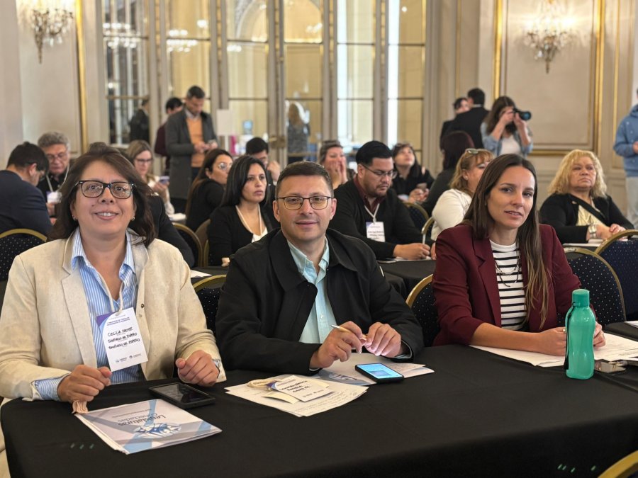PROPUESTA. En representación del Concejo Municipal de Rafaela estuvieron presentes su presidente, Lisandro Mársico y su vicepresidenta, María Paz Caruso.