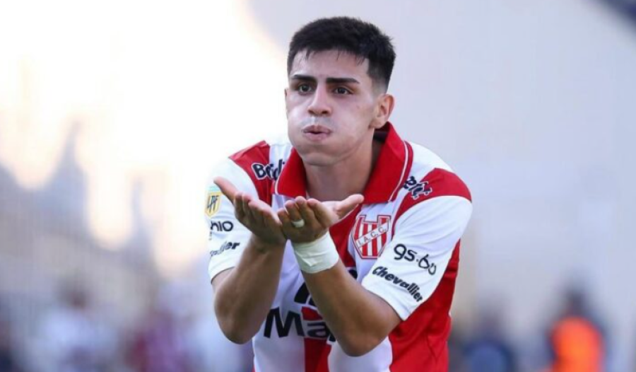 ALEX LUNA MARCÓ EL TANTO PARA LA GLORIA EN MENDOZA