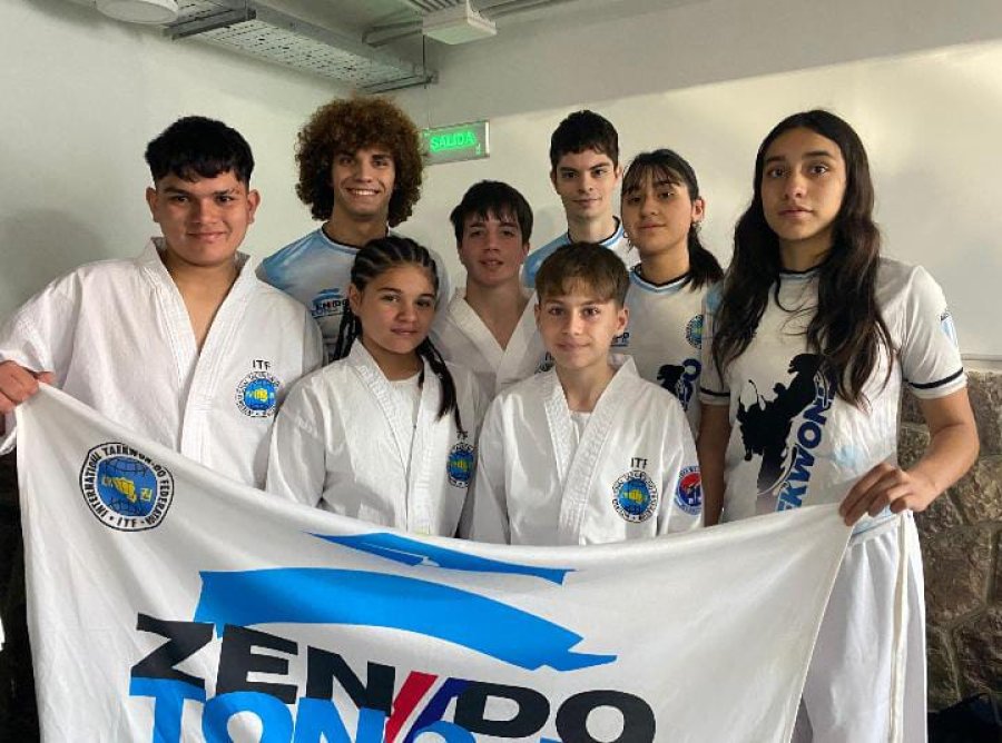 Los campeones tras su regreso a Humberto primo.