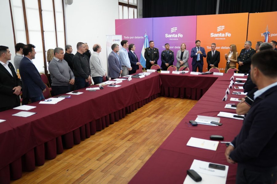 EN ROSARIO. En encuentro que encabezaron Scaglia y Pullaro involucró a representantes de las regiones Litoral y Centro y de sindicatos de camioneros.