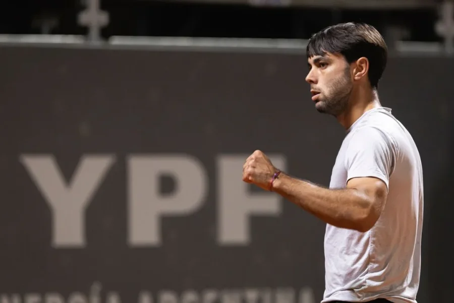 Genaro Olivieri festeja un punto durante su triunfo ante Rodríguez Taverna.