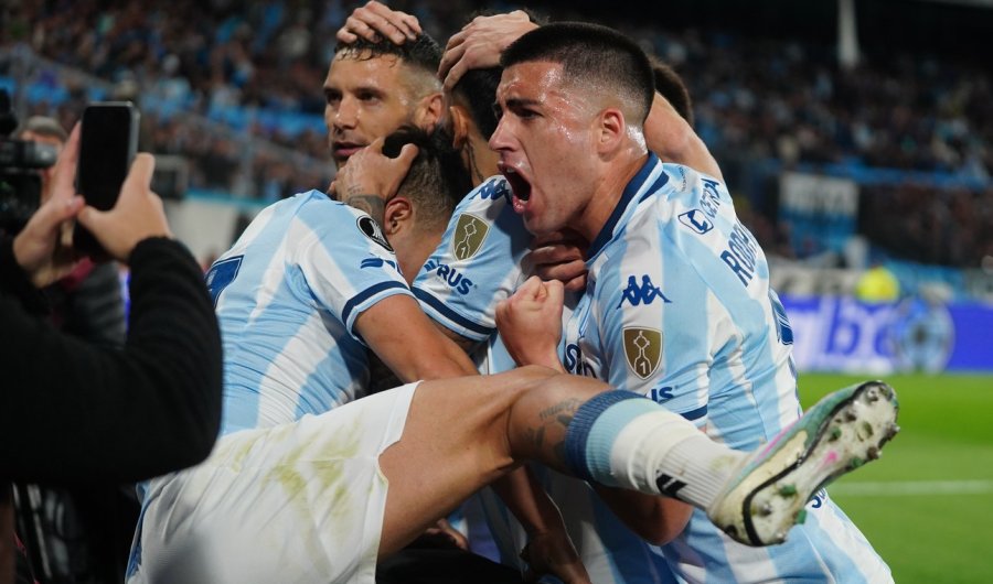 A SEMIFINALES. La Academia jugó mejor.